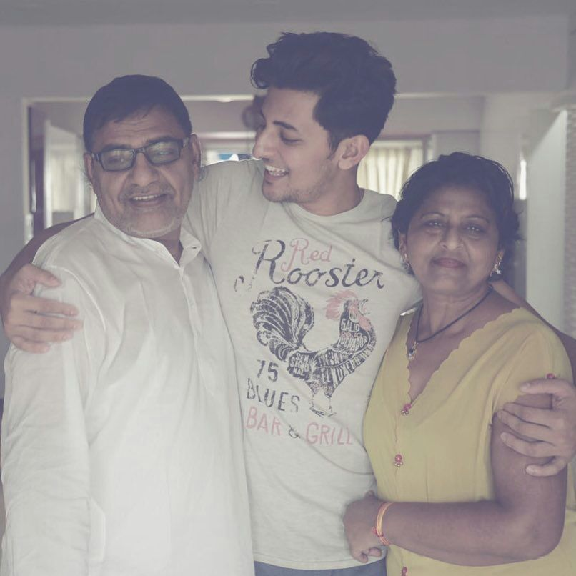 darshan raval family photo