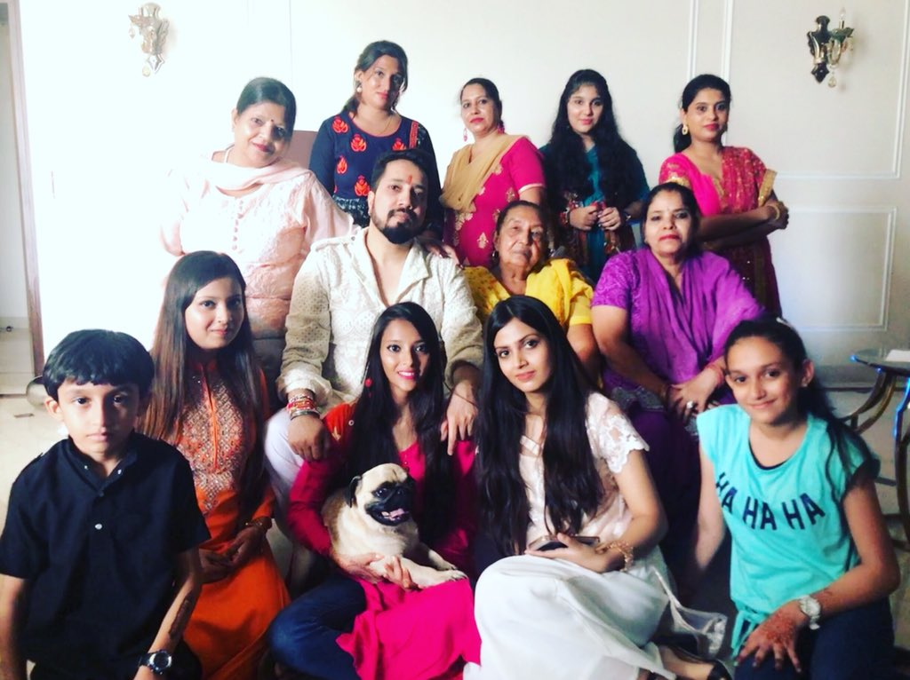 mika singh family photo