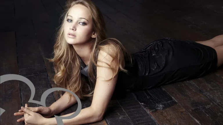 Jennifer Lawrence Biography: The Life and Career