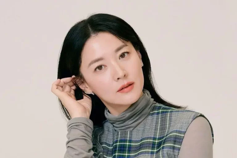Lee Young-ae Biography: Early Life, Career, and Achievements
