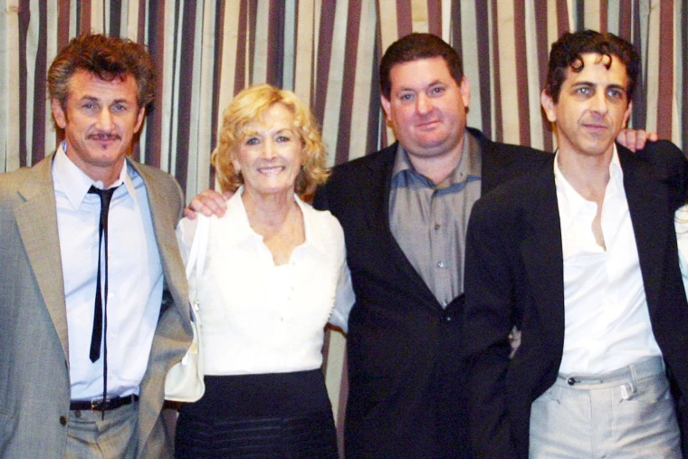 Sean Penn Family Members Name  pic