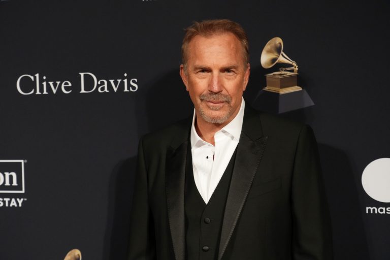 Kevin Costner Biography: Age, Movies, Height,  Photos