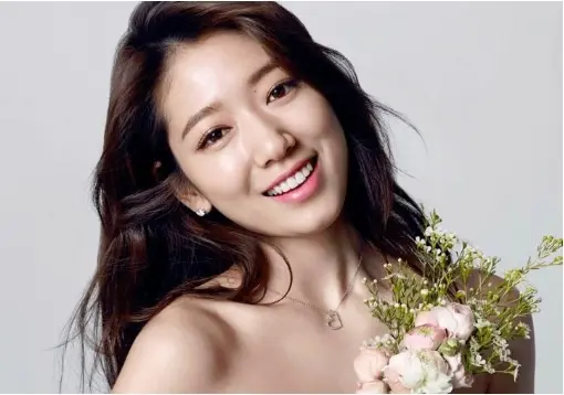 Park Shin-hye Biography: Early Life, Career, and Achievements