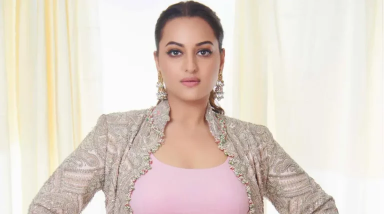Sonakshi Sinha Biography : Age, Movies, Height, Photos