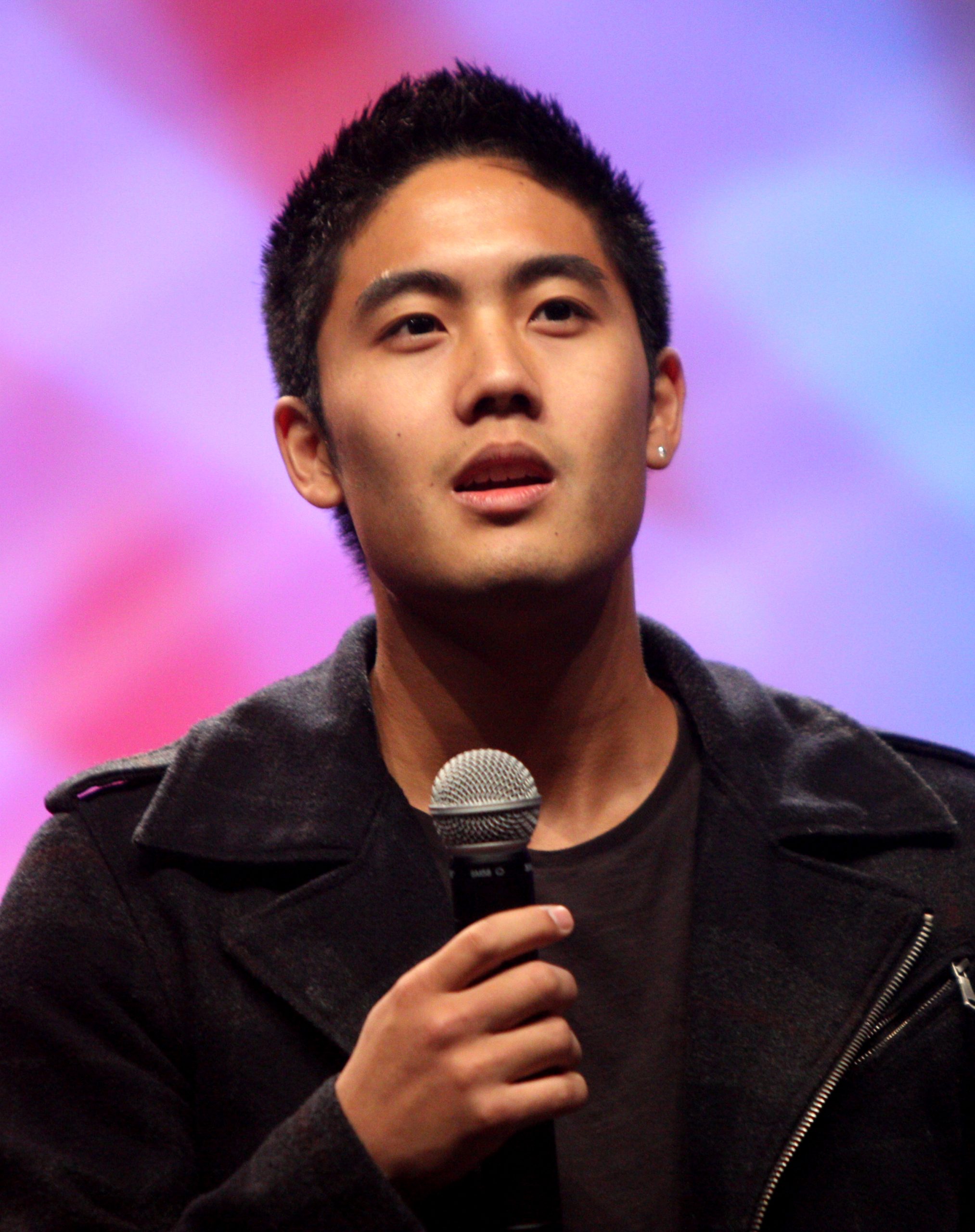 Ryan Higa - scrap_google_ccl